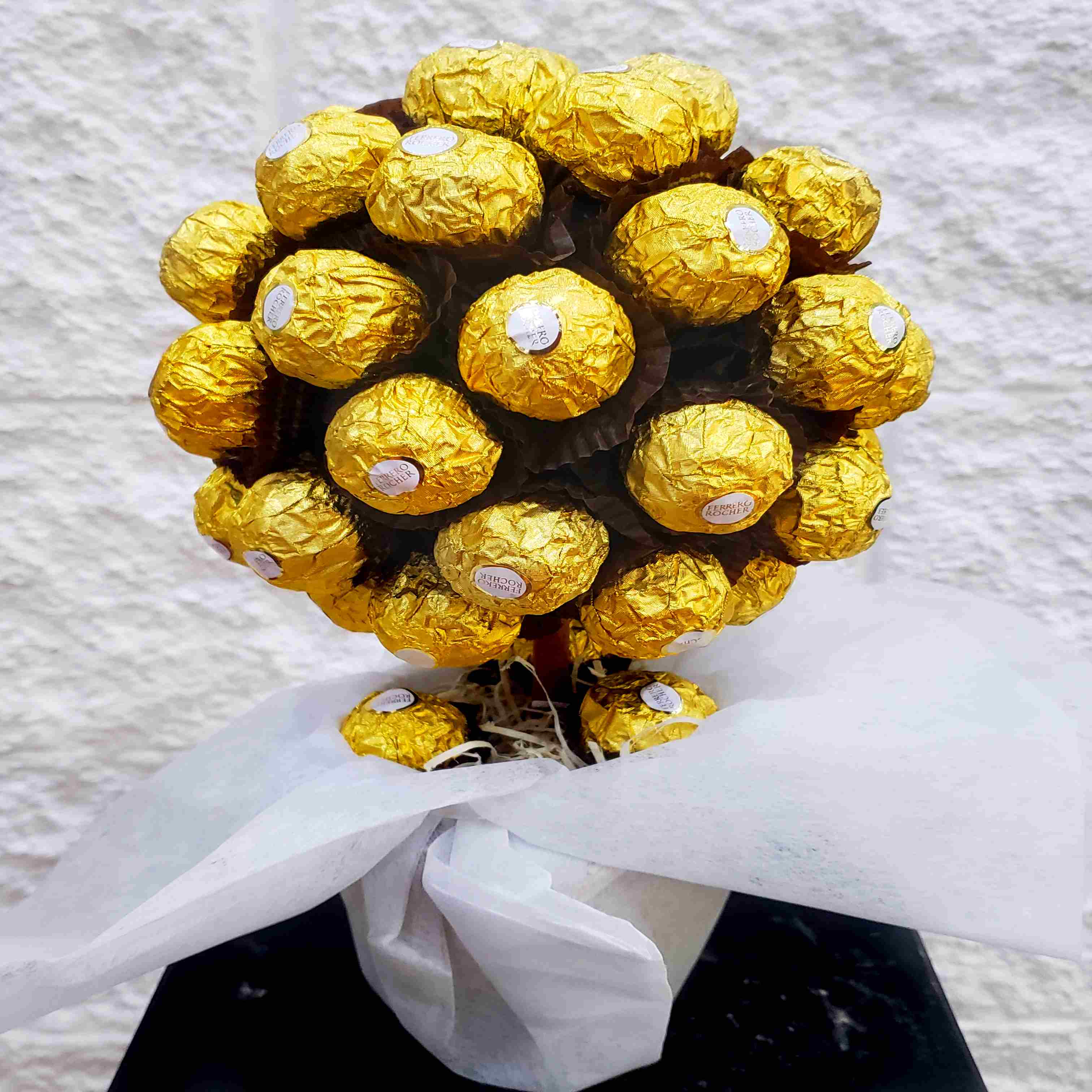 Envio y venta de flores ,rosas, plantas,arreglos florales ,regalos y desayunos a domicilio con delivery gratis en la Ciudad Autonoma de Buenos Aires y con costo de env�o en localidades del Gran Buenos Aires asi como delivery de flores y plantas a trav�s de florerias asociadas en todas las provincias de la Argentina, Buenos Aires, la Pampa, Tucuman, La Rioja, R�o Negro, Entre Rios, Corrientes, Misiones, Neuquen, Chubut, Tierra del Fuego, Santa Cruz, San Luis, Mendoza, Cordoba, Jujuy, Formosa, Santiago del Estero, Salta, Chaco, Catamarca ,San Juan, y ademas realizamos el delivery de flores ,coronas,palmas , plantas y regalos a todas las ciudades de Argentina, Mar del Plata, C�rdoba, Buenos Aires, con cargo en Santa Rosa, La Plata, Bella Vista, Neuquen, Pilar, Paran�, Posadas, Resistencia, Cipolleti y mas de 300 ciudades y localidades en todo el territorio de nuestro pa�s, asi como tambien tenemos la posibilidad de enviar flores a casi todo el mundo en cuestion de horas